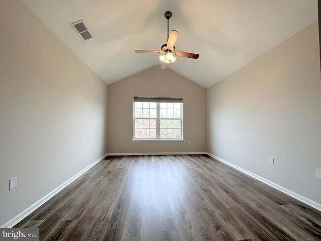 Building Photo - 202 Shannon Ct