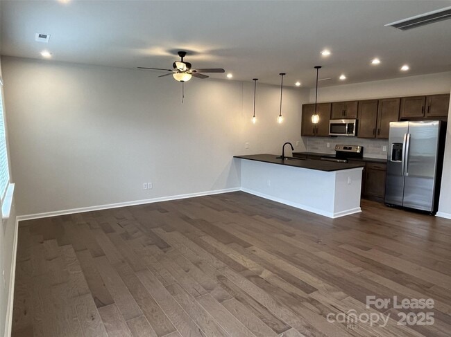 Building Photo - 3159 Hutton Gdns Ln