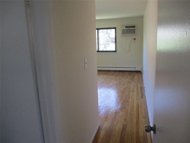 Building Photo - 15 Brevoort Dr