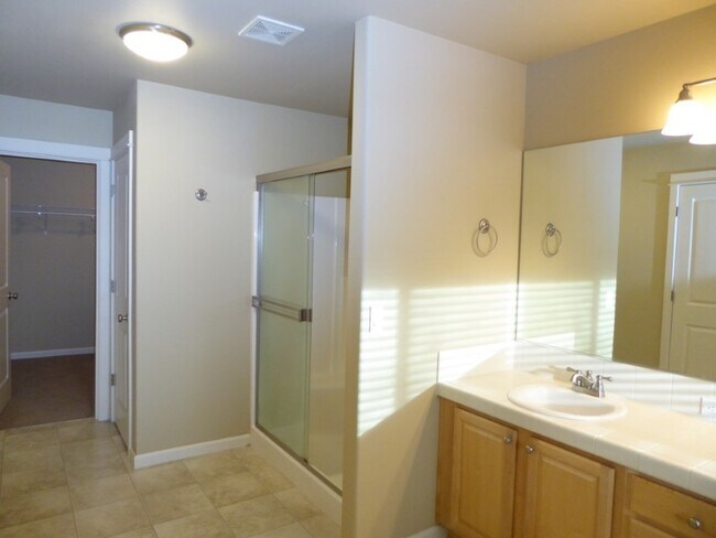 Building Photo - 63020 NE Amherst Pl