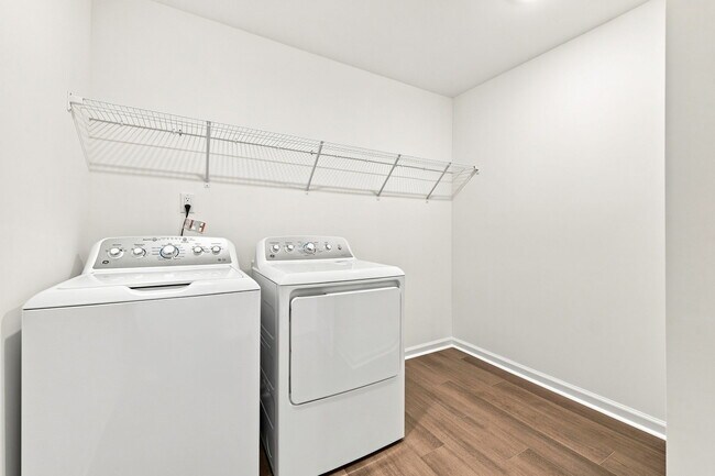 Building Photo - 219 Deercroft Dr