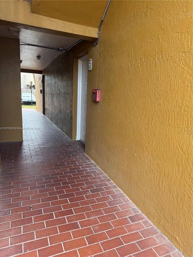 Building Photo - 15600 SW 80th St