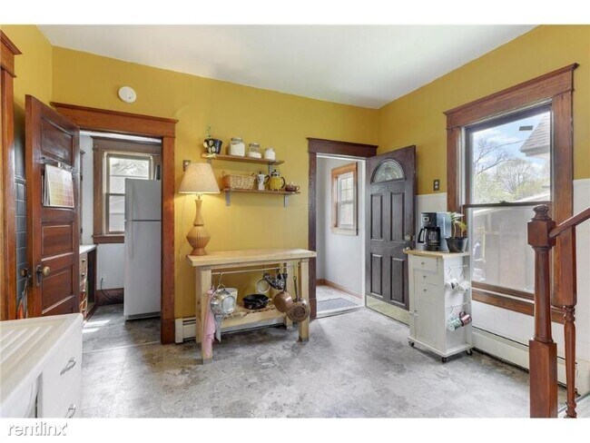 Building Photo - 3 br, 1 bath House - 474 Thomas Ave