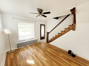 Building Photo - Two Bedroom Single Family Home For Lease