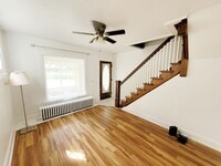 Building Photo - Two Bedroom Single Family Home For Lease