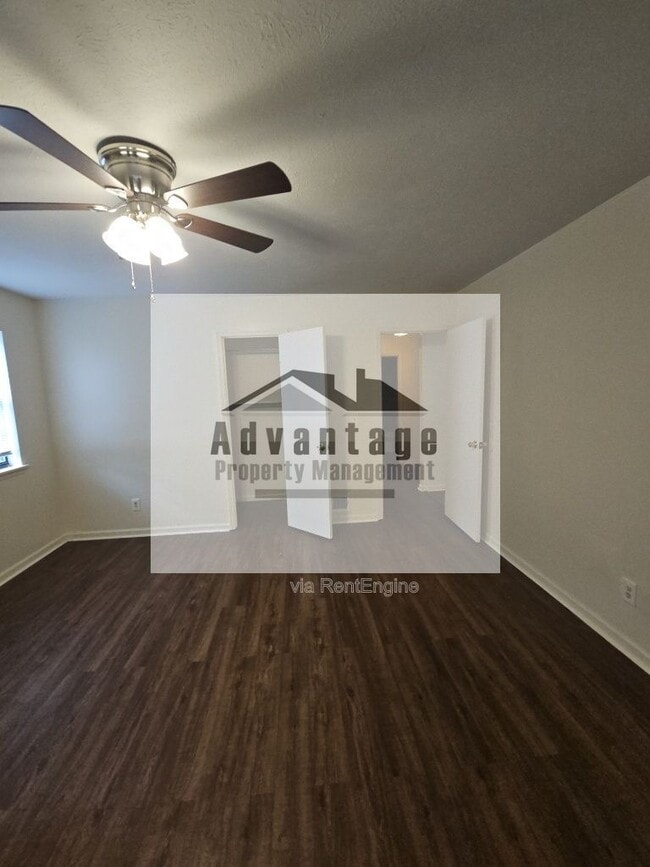 Building Photo - 1085 Eastview Pkwy NE