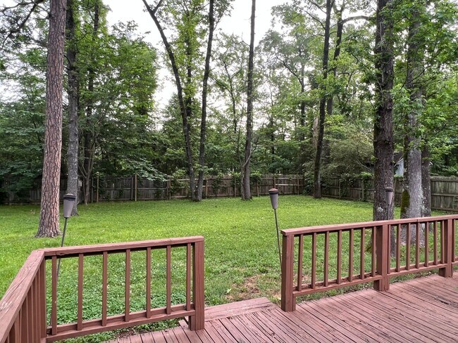 Building Photo - 127 Rolling Oaks Dr
