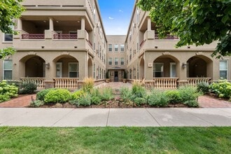 Building Photo - Gorgeous top-level condo in Cherry Creek!