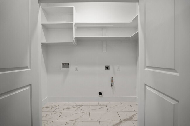 Building Photo - 314 N Stiles St