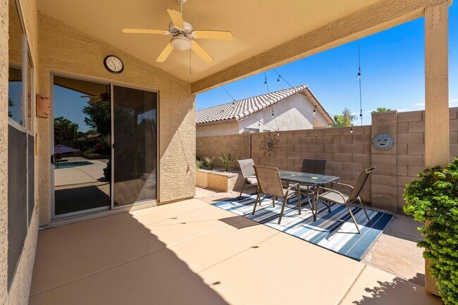 Building Photo - Gorgeous fully furnished home in Gilbert w...