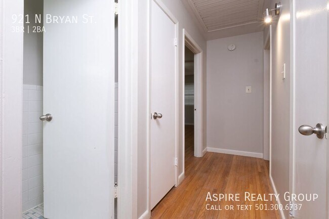 Building Photo - Updated 3 bedroom Home in Midtown