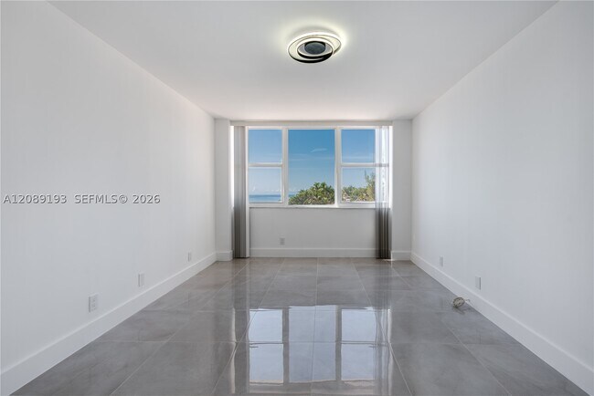 Building Photo - 3180 S Ocean Dr