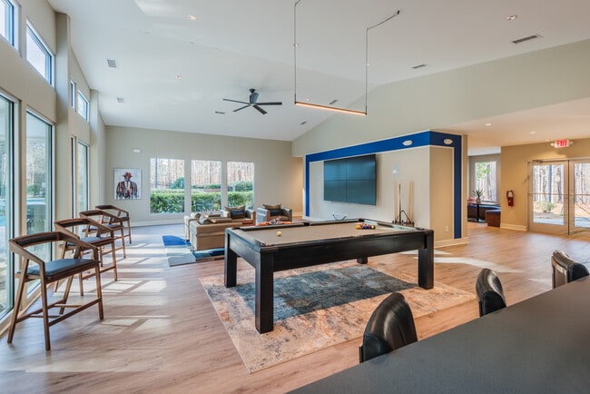 Building Photo - Timber Hollow
