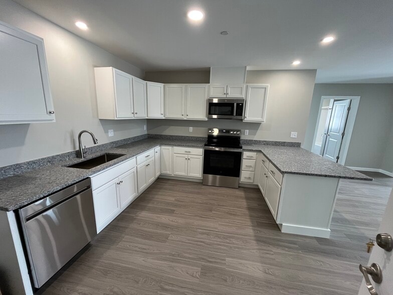 Building Photo - Heritage Hillside Apartments