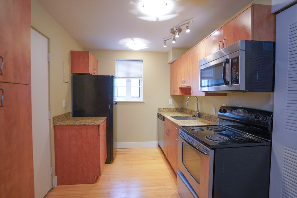 Building Photo - 613 Westgate Ave