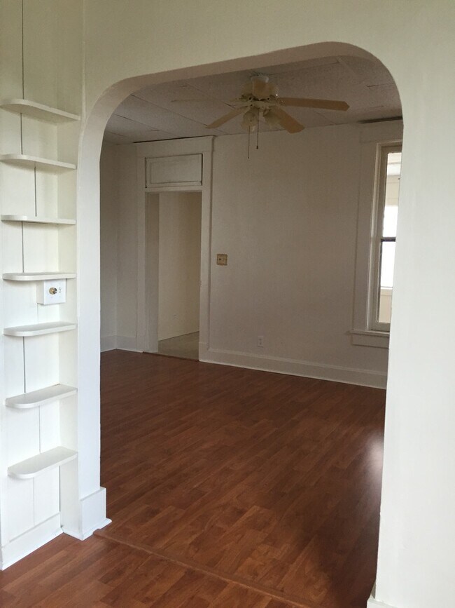 Building Photo - 2-Story 4 Bed/2 Bath Home with Basement & W/D