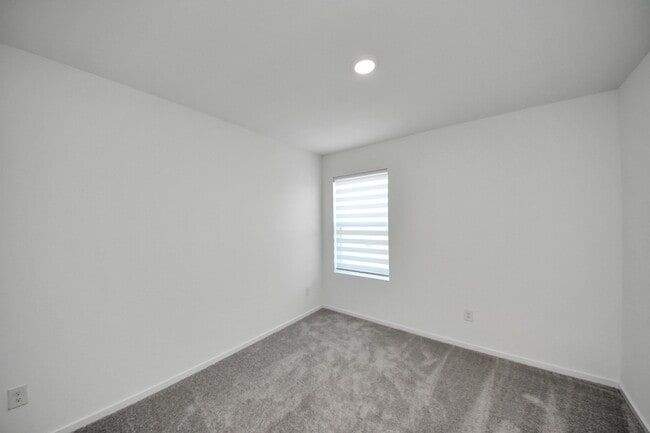 Building Photo - 3052 Dawn Sound Dr