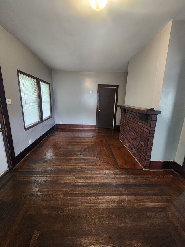 Building Photo - 417 Taylor Ave