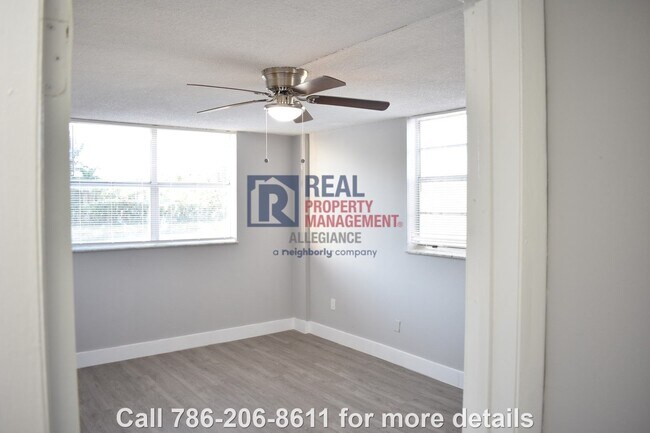 Building Photo - Modern Charm: Newly Renovated 2 Bed 2 Bath...