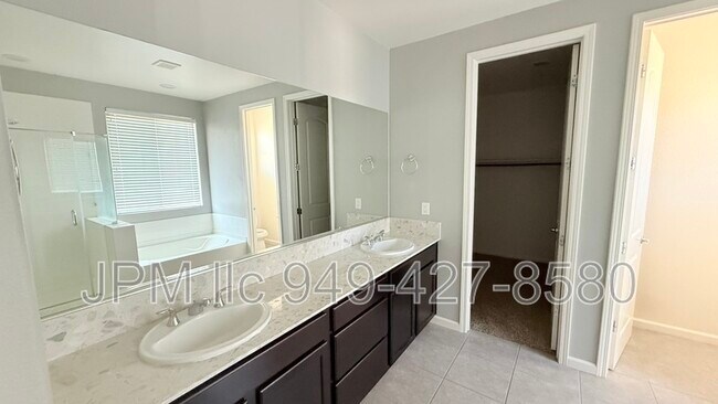 Building Photo - 2905 Show Jumper Ln
