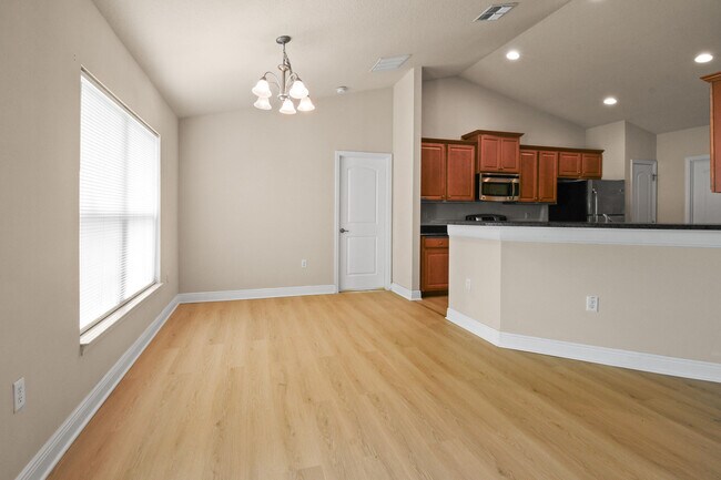 Building Photo - 2273 SW Monterrey Ln