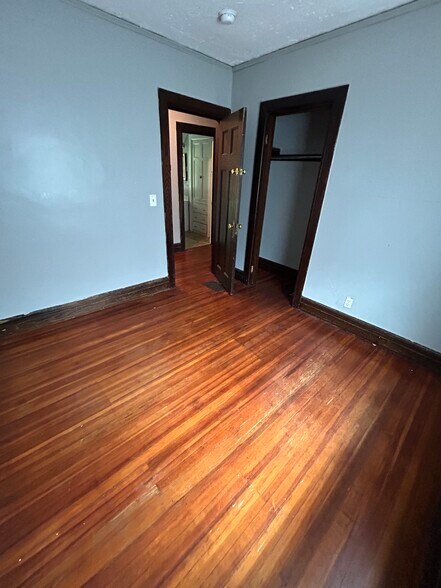 Building Photo - 1140 Plymouth Ave S