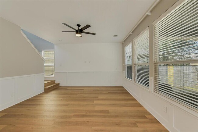 Building Photo - 1420 Huckleberry Ln