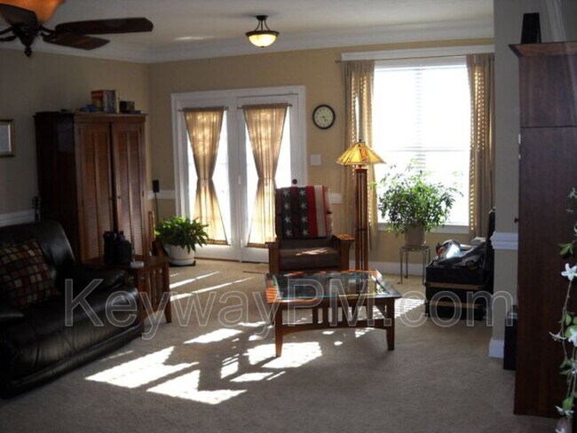Building Photo - 4839 High Meadows Dr