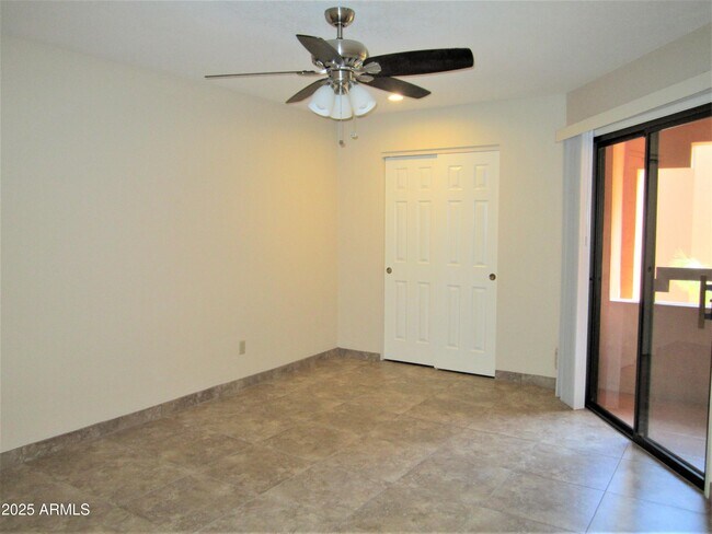 Building Photo - 4303 E Cactus Rd