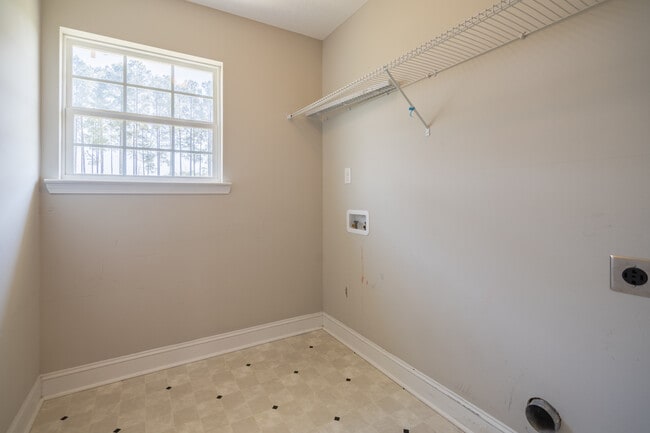 Building Photo - 141 Powers Dr