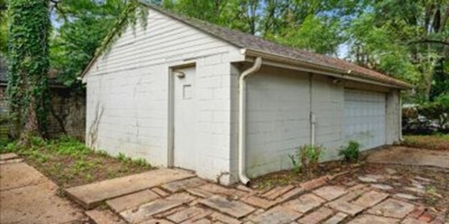 Building Photo - 4 Bedroom, 2 Bathroom Near Park & Goodlett