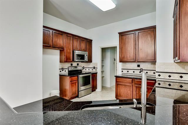 Building Photo - 2853 Cascade Cove Dr