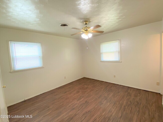 Building Photo - 5207 39th St