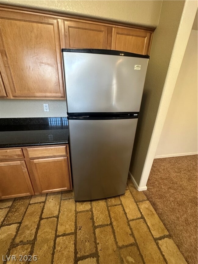 Building Photo - 10237 King Henry Ave