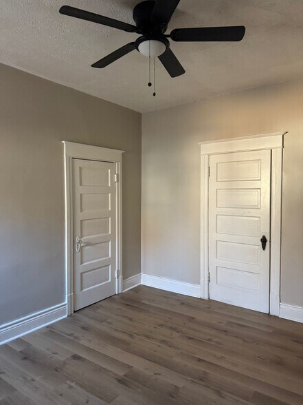 Building Photo - 500 S Douglas Ave