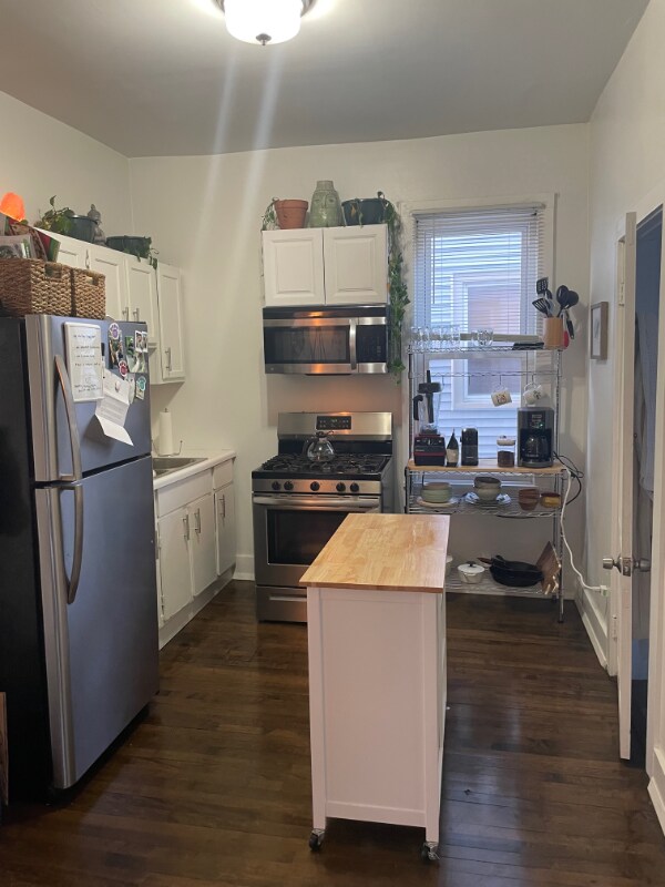 Building Photo - 3581 S Kinnickinnic Ave