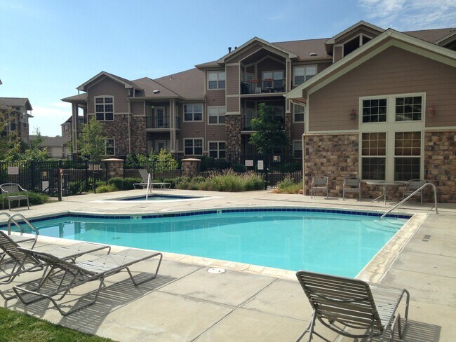 Building Photo - $500 OFF YOUR FIRST MONTHS RENT! Don't Miss This 3BR/ 2BA Condo with 1 car garage @ Creek Side In...