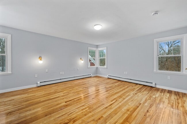 Building Photo - 656 Grove St