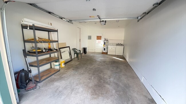 Building Photo - upgraded 2 bedroom 1 bath condo in downtow...