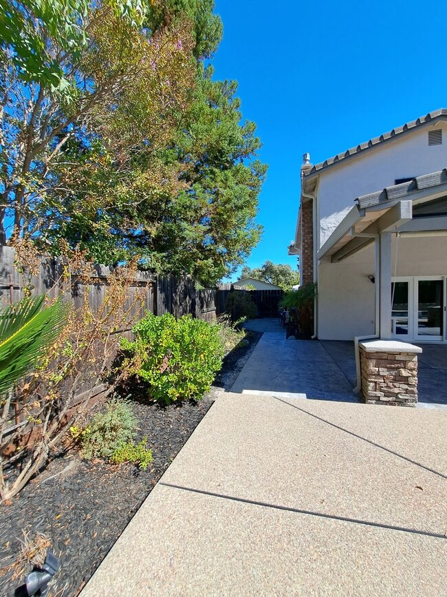 Building Photo - Living Large in North Vacaville - Rent inc...