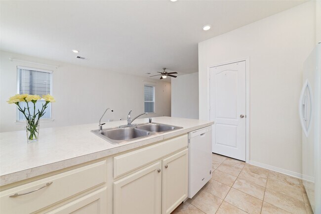 Building Photo - 16615 Chill Brook Dr