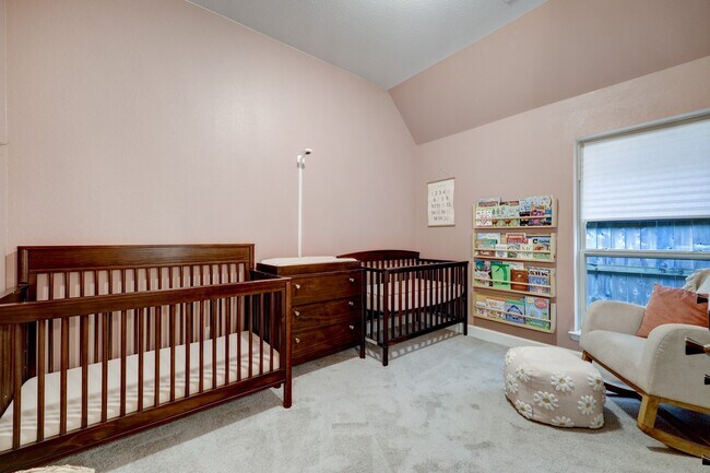 Building Photo - 804 Fall Rock Branch Dr