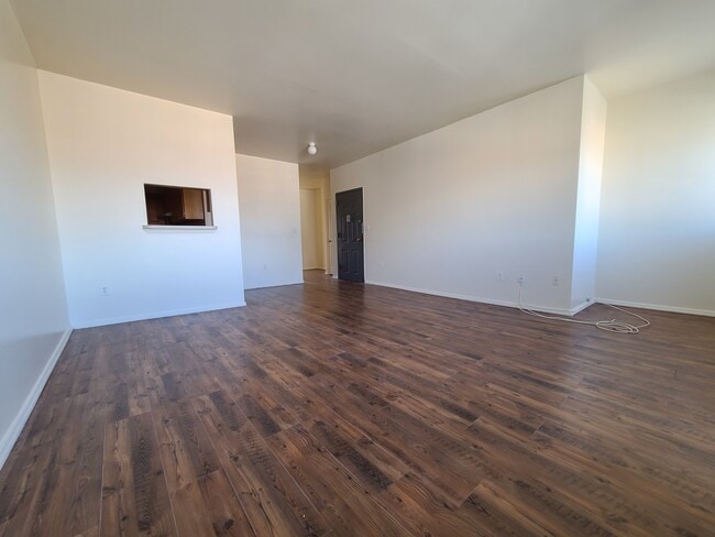 Primary Photo - 1702 Park Pl