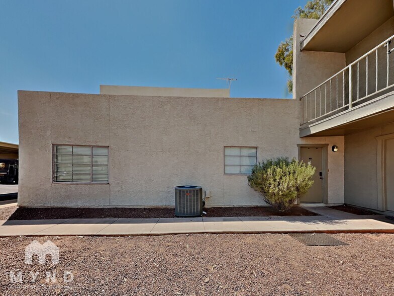 Building Photo - 2828 E Tierra Buena Ln