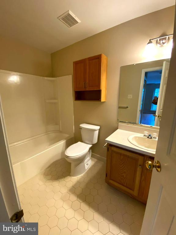 Building Photo - 1701 Foxmeadow Cir