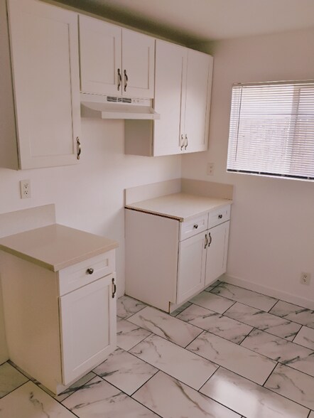 Building Photo - 5939-5943 San Pedro St