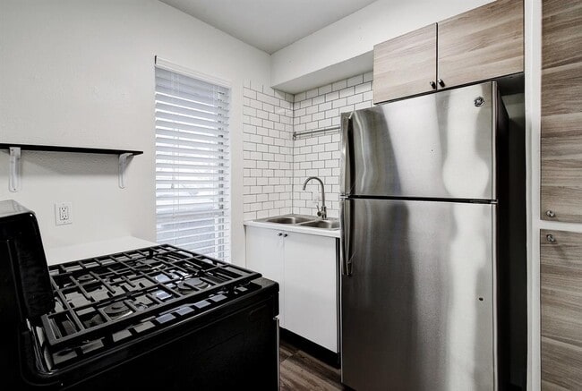 Building Photo - 4111 Avenue A