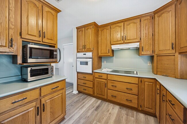 Building Photo - 2614 Gregor McGregor Blvd