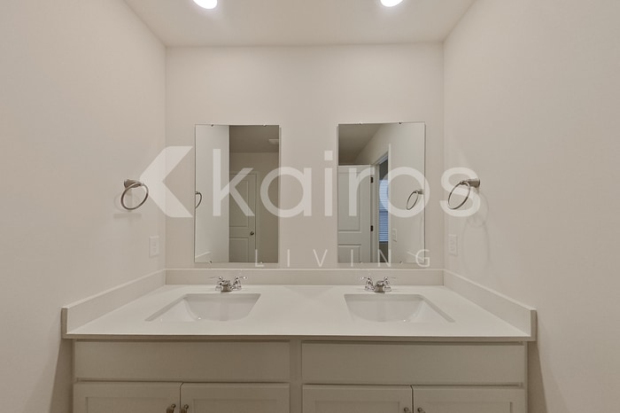 Building Photo - 130 Inez Ave