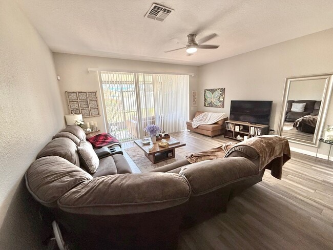 Building Photo - 7154 Showcase Ln